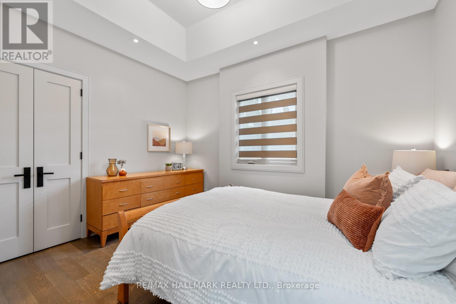 Photo 32 of 62 St Germain Avenue, Toronto ON