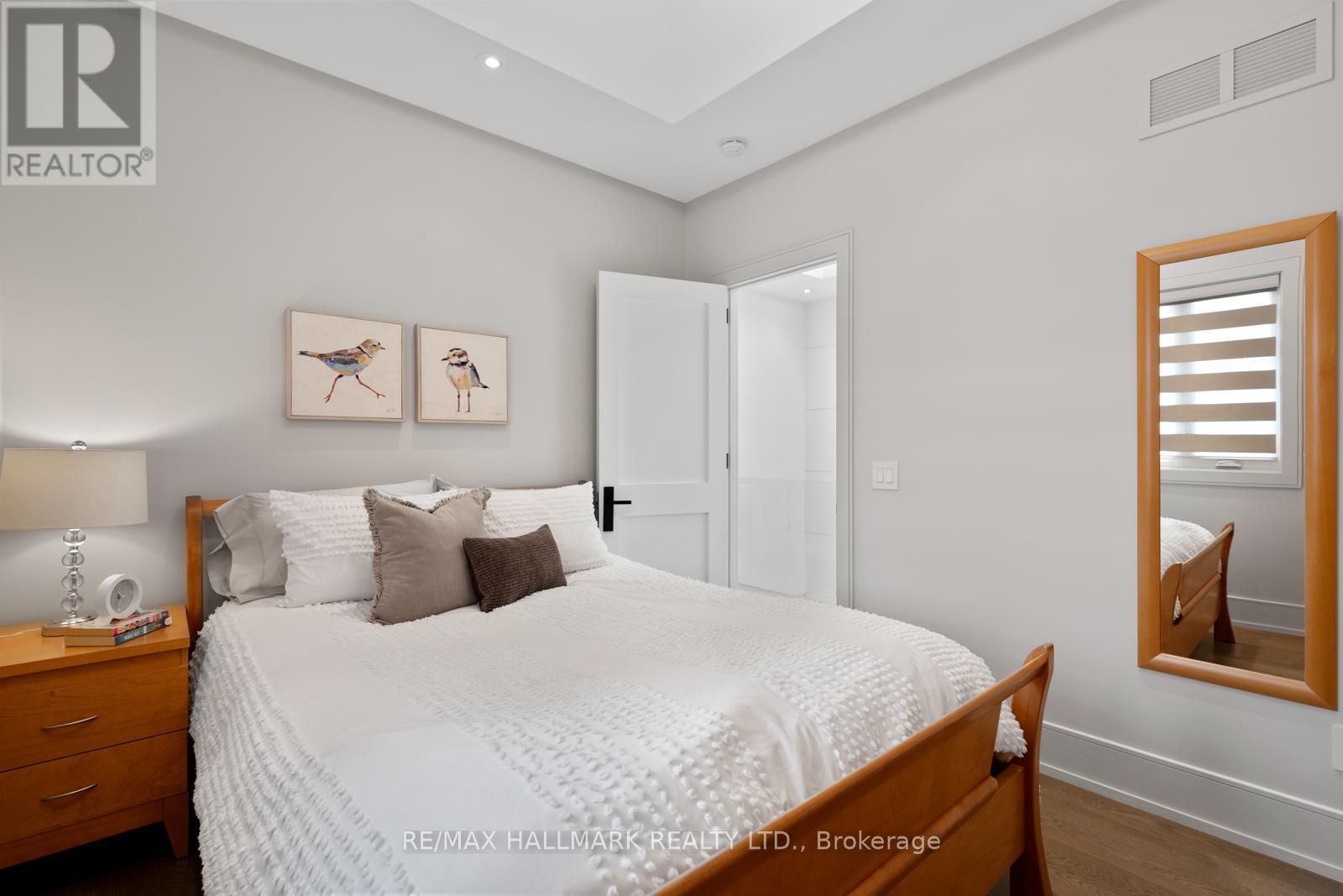 Photo 33 of 62 St Germain Avenue, Toronto ON