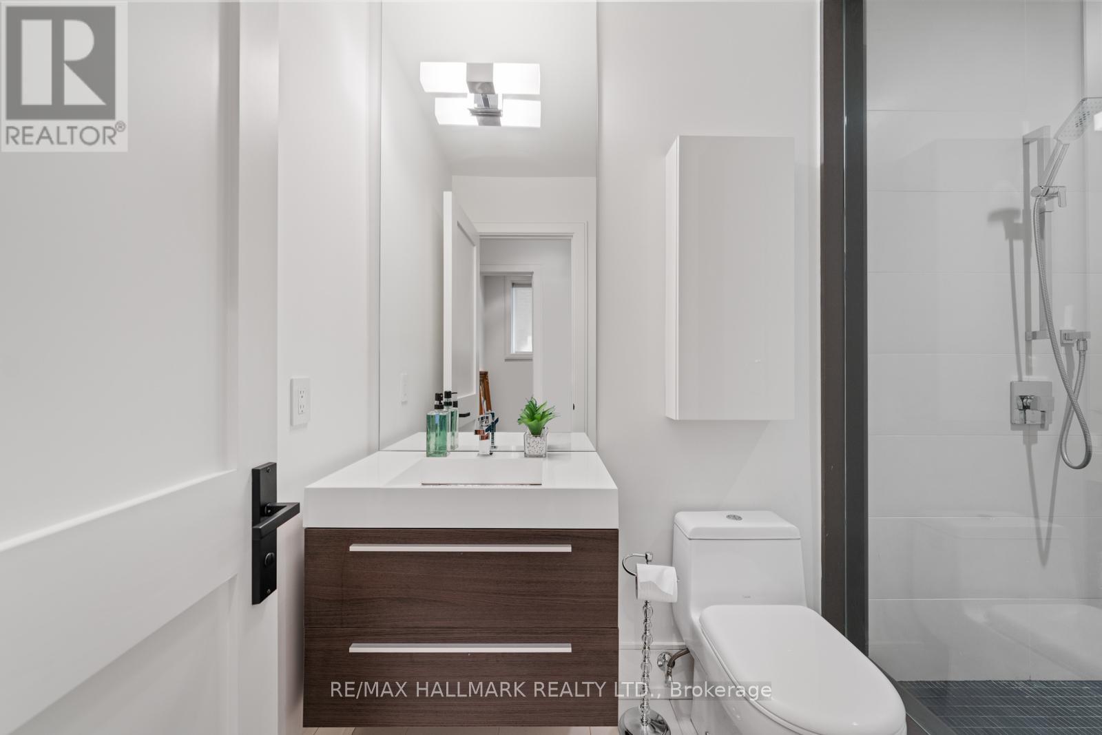 Photo 40 of 62 St Germain Avenue, Toronto ON