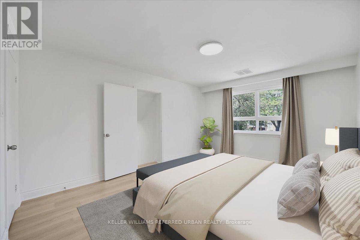 Photo 15 of 297 Betty Ann Drive, Toronto ON