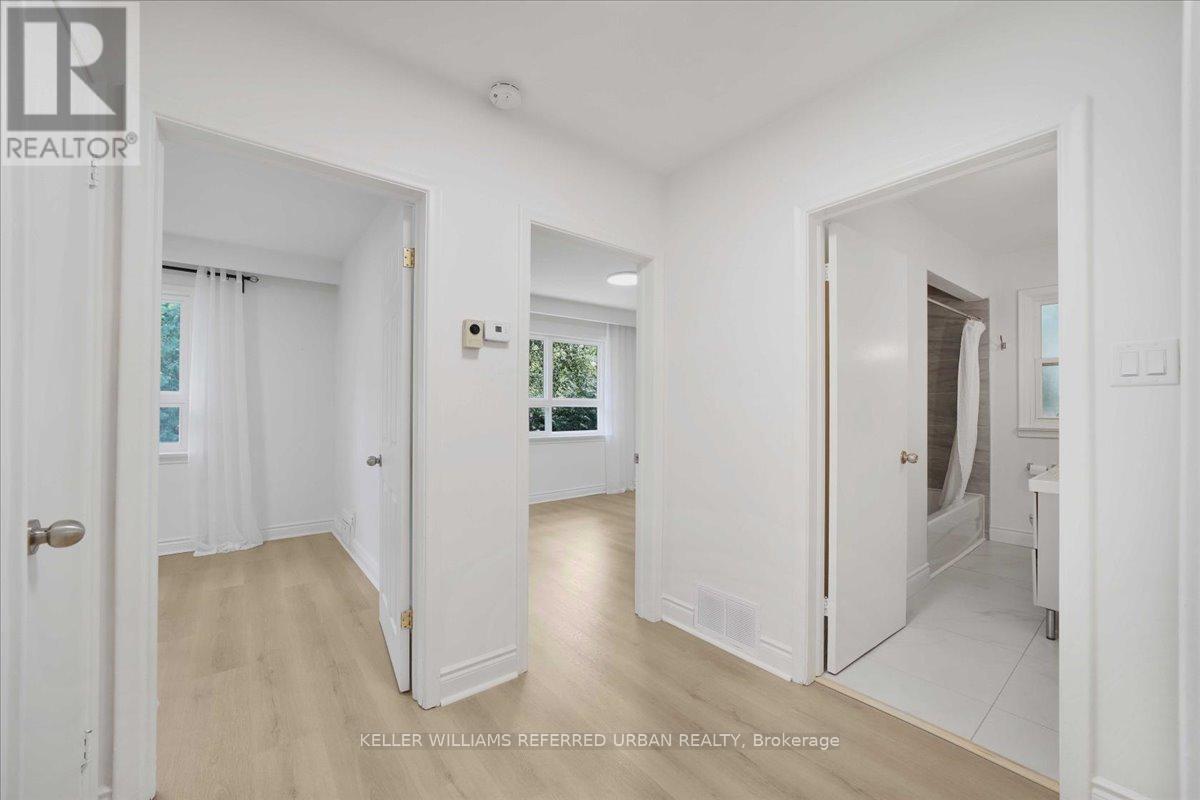 Photo 19 of 297 Betty Ann Drive, Toronto ON