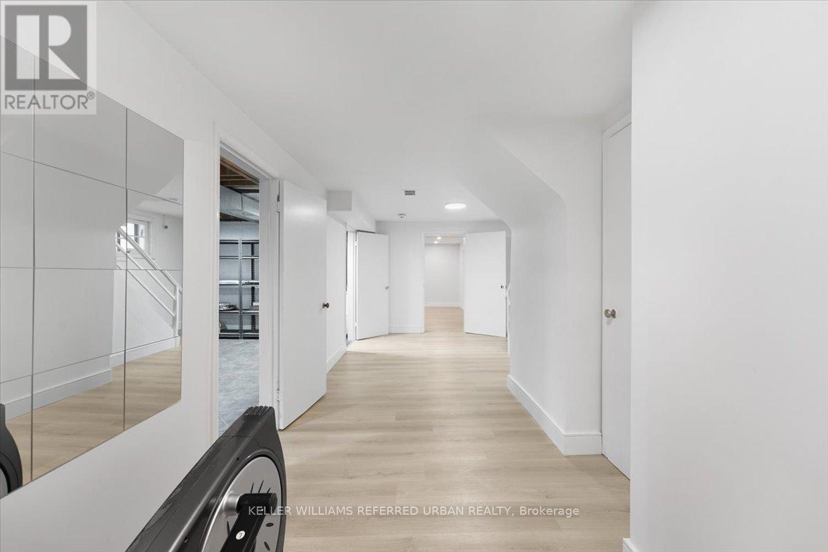 Photo 31 of 297 Betty Ann Drive, Toronto ON