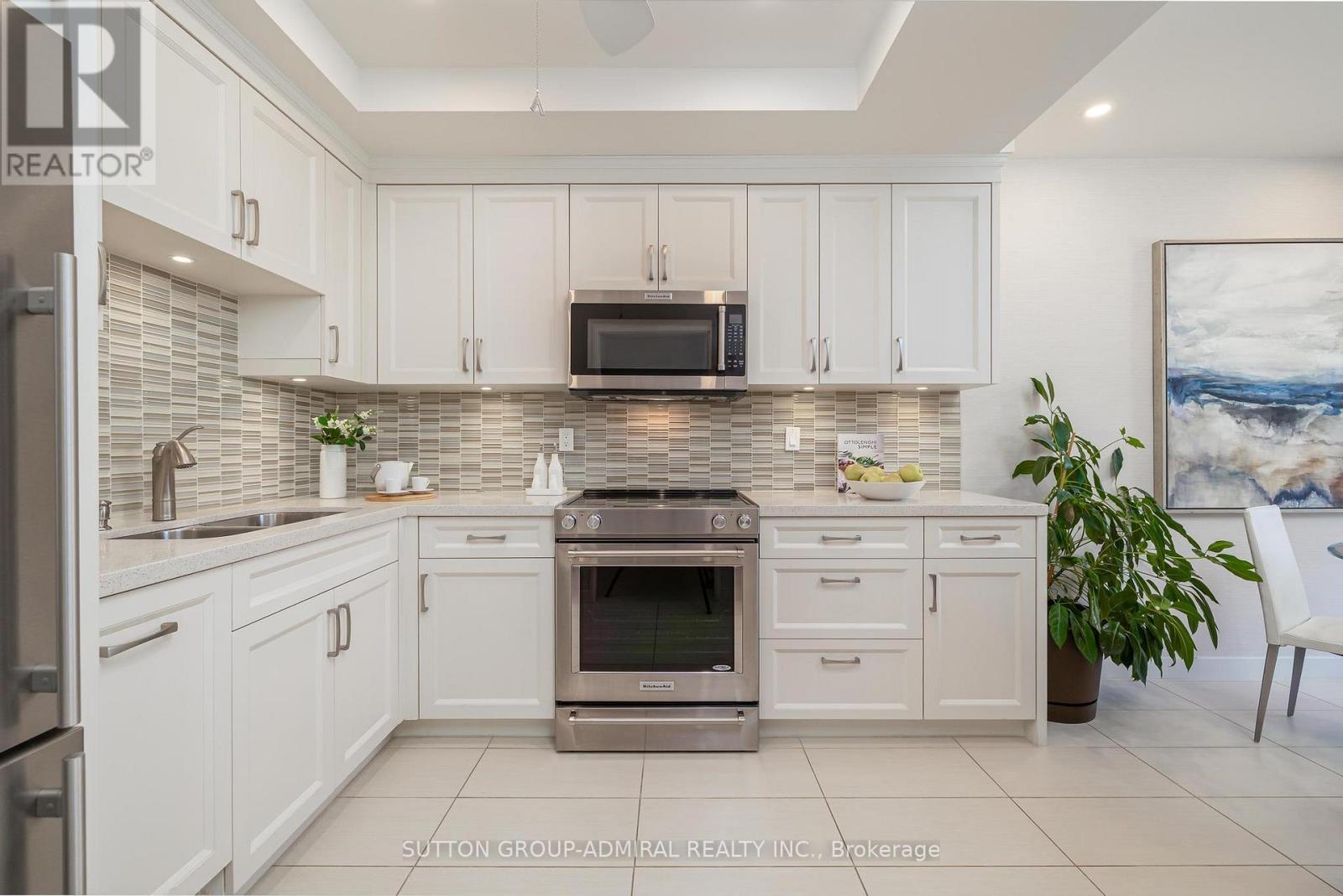 Photo 17 of 202 10 Prue Avenue, Toronto ON