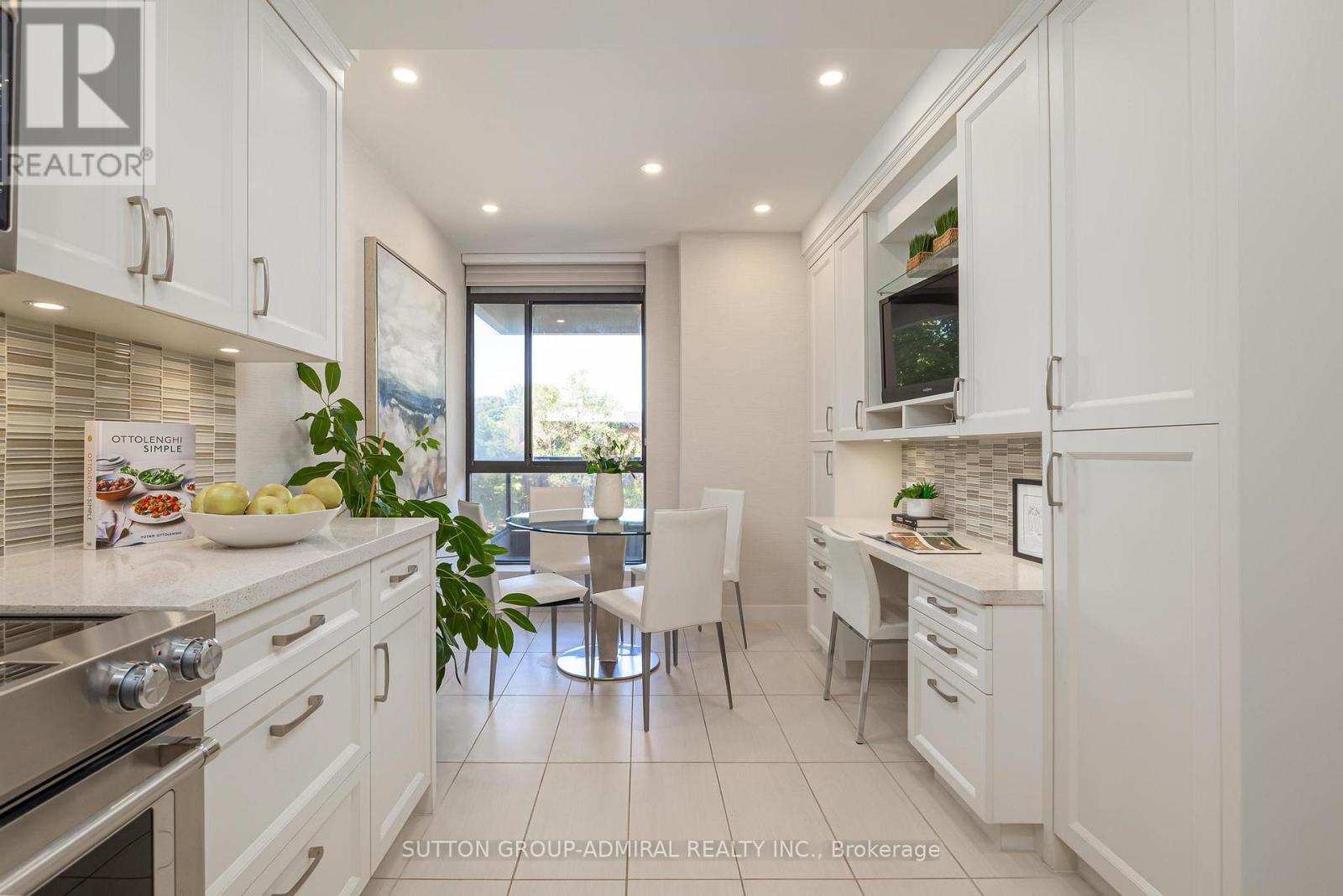Photo 19 of 202 10 Prue Avenue, Toronto ON