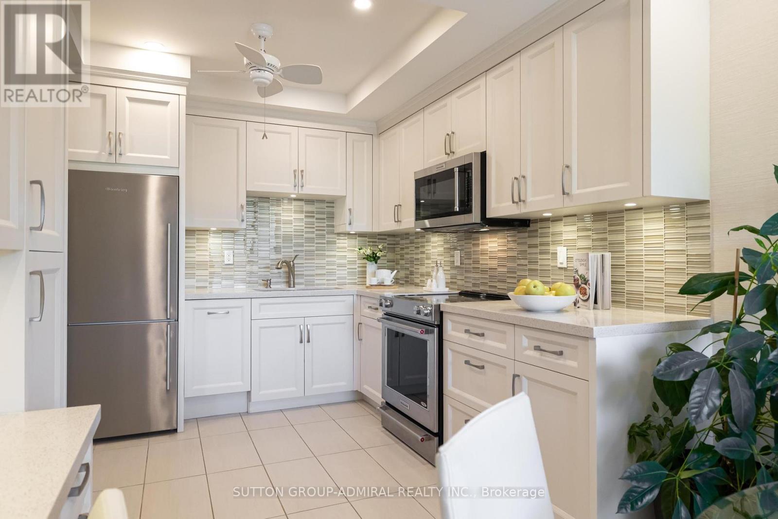 Photo 20 of 202 10 Prue Avenue, Toronto ON