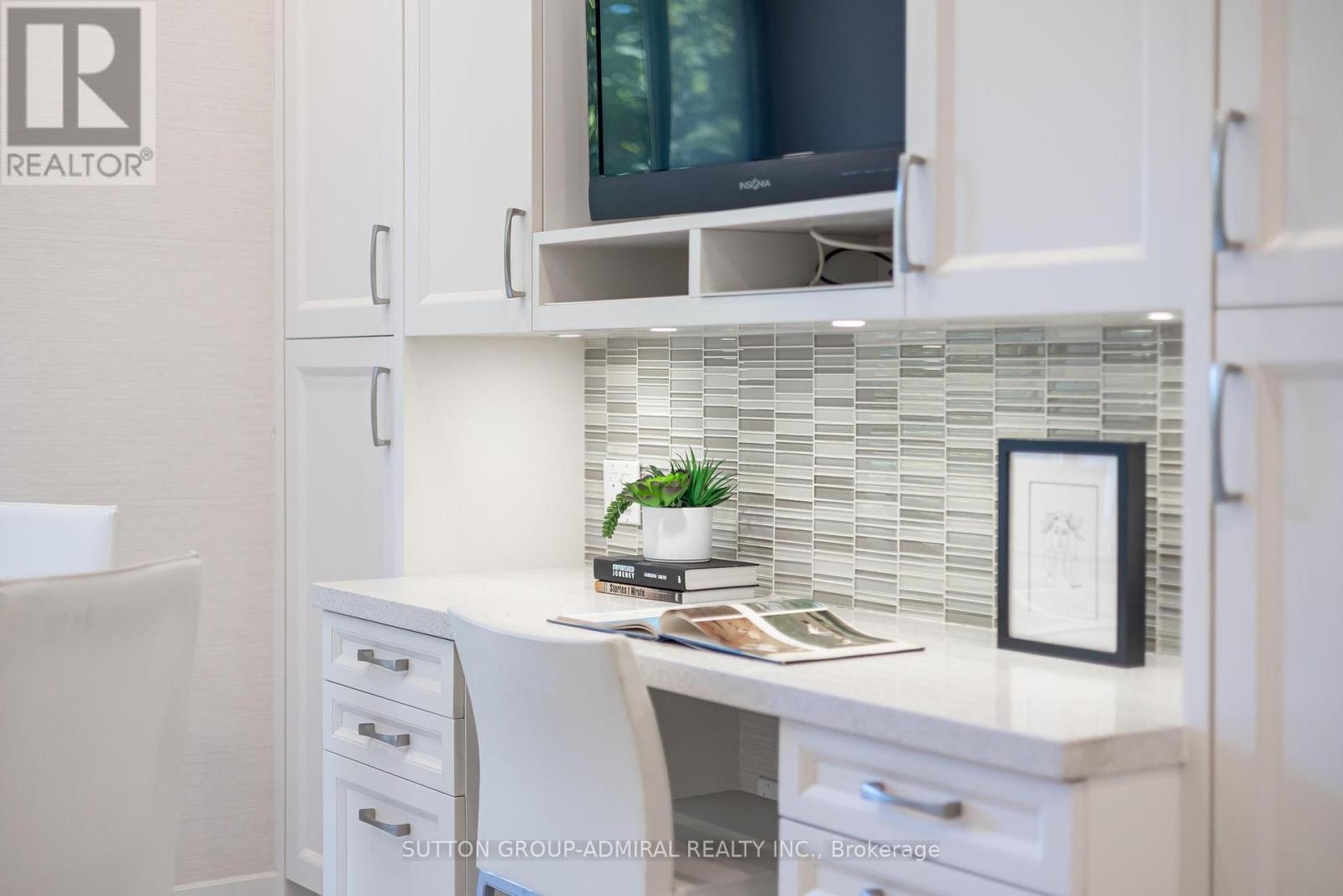 Photo 23 of 202 10 Prue Avenue, Toronto ON