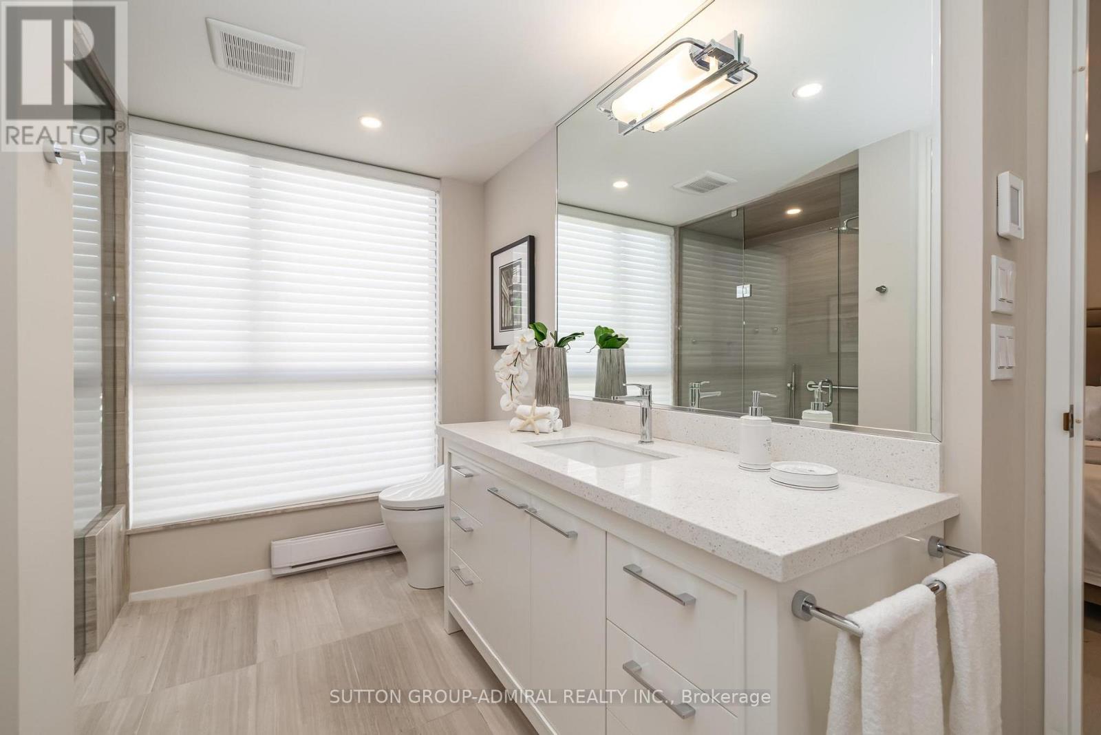 Photo 30 of 202 10 Prue Avenue, Toronto ON