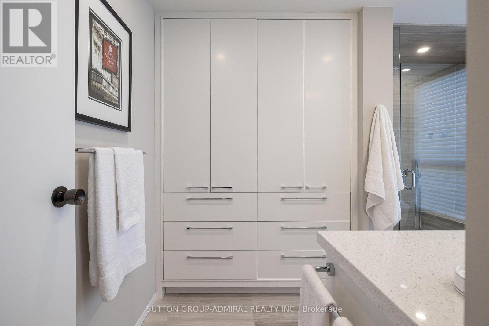 Photo 32 of 202 10 Prue Avenue, Toronto ON