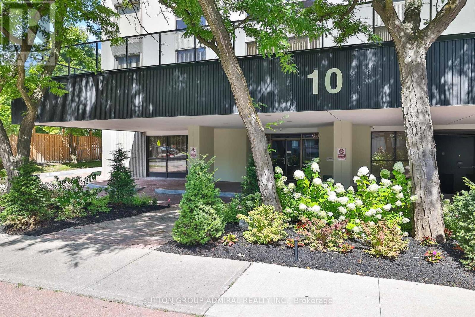 Photo 6 of 202 10 Prue Avenue, Toronto ON