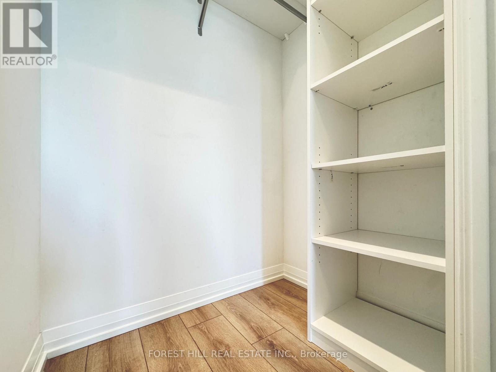 Photo 10 of 272 60 Ann Oreilly Road, Toronto ON
