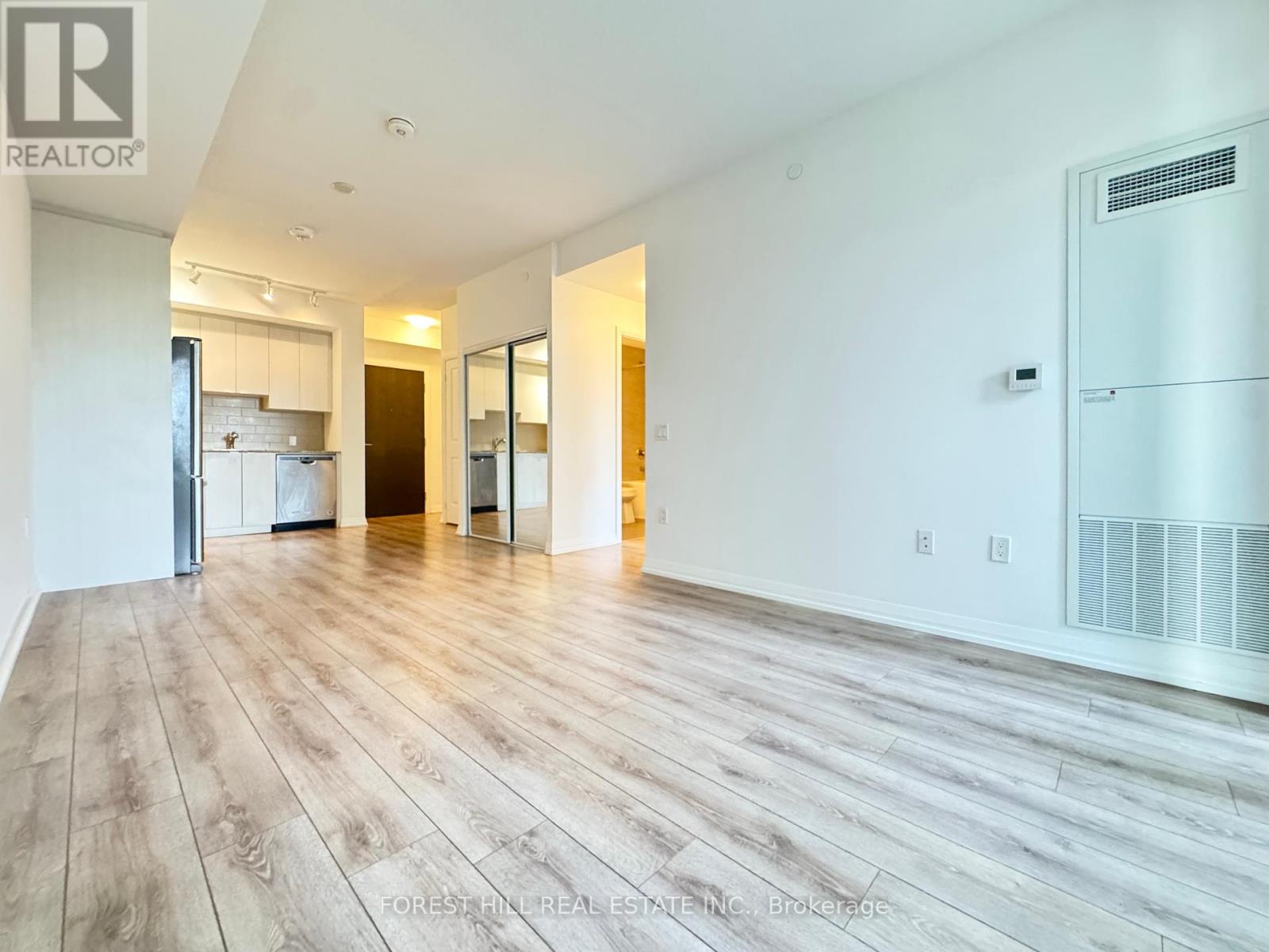 Photo 6 of 272 60 Ann Oreilly Road, Toronto ON