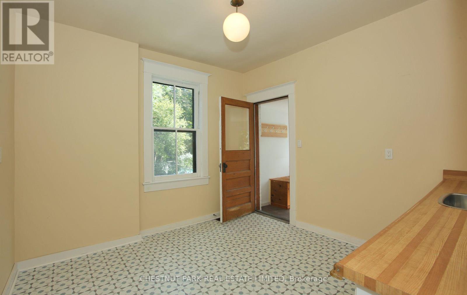 Photo 18 of 151 Marlborough Place, Toronto ON