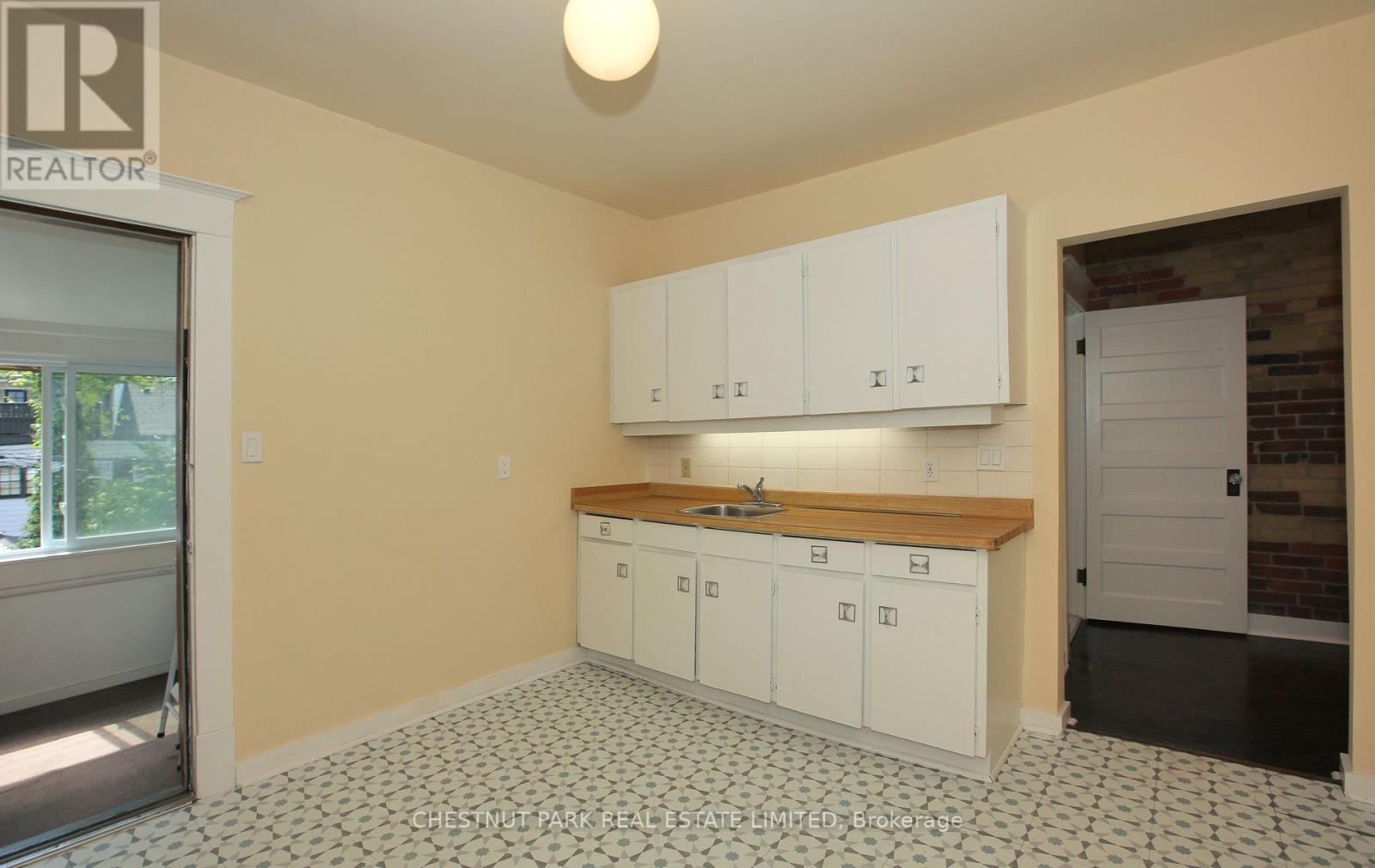 Photo 19 of 151 Marlborough Place, Toronto ON