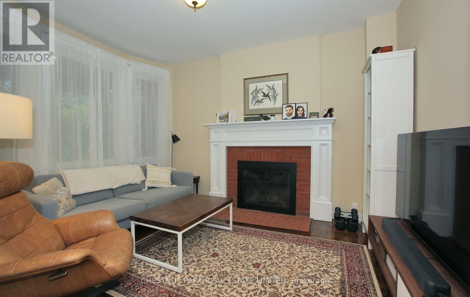 Photo 3 of 151 Marlborough Place, Toronto ON