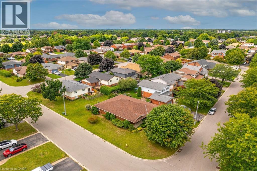 Photo 3 of 47 Falls Crescent, Simcoe ON