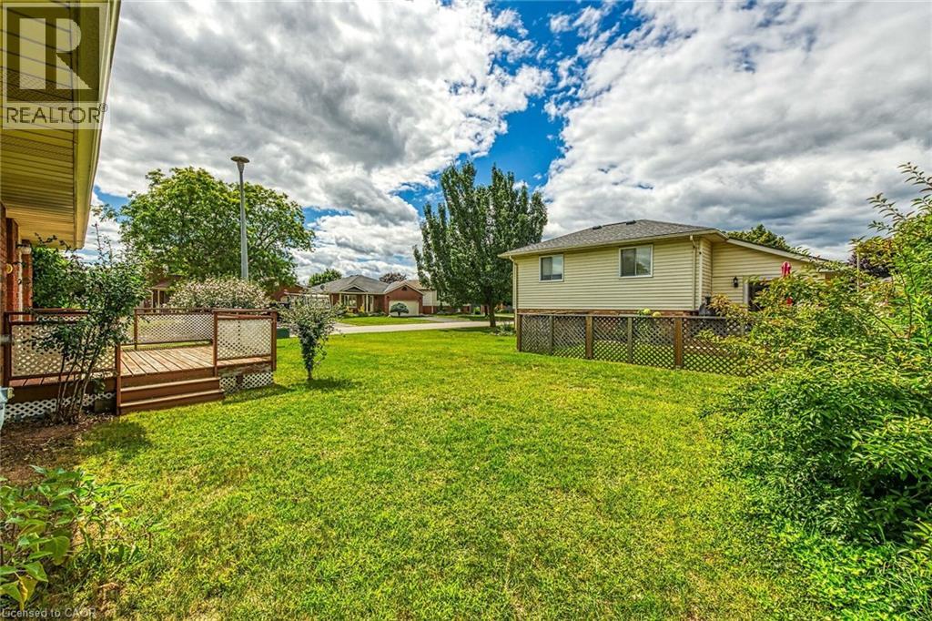 Photo 42 of 47 Falls Crescent, Simcoe ON