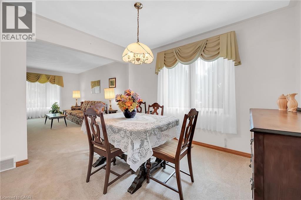 Photo 8 of 47 Falls Crescent, Simcoe ON