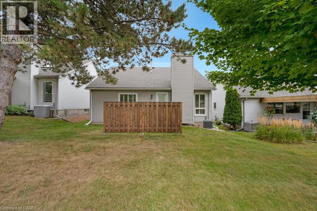 Photo 33 of 15 Quinte Crescent Unit 15, Kitchener ON