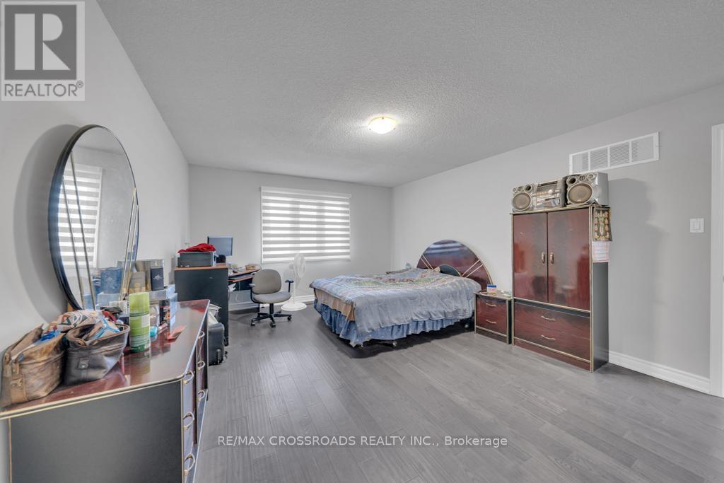 Photo 21 of 15 Leah Crescent, Ajax ON