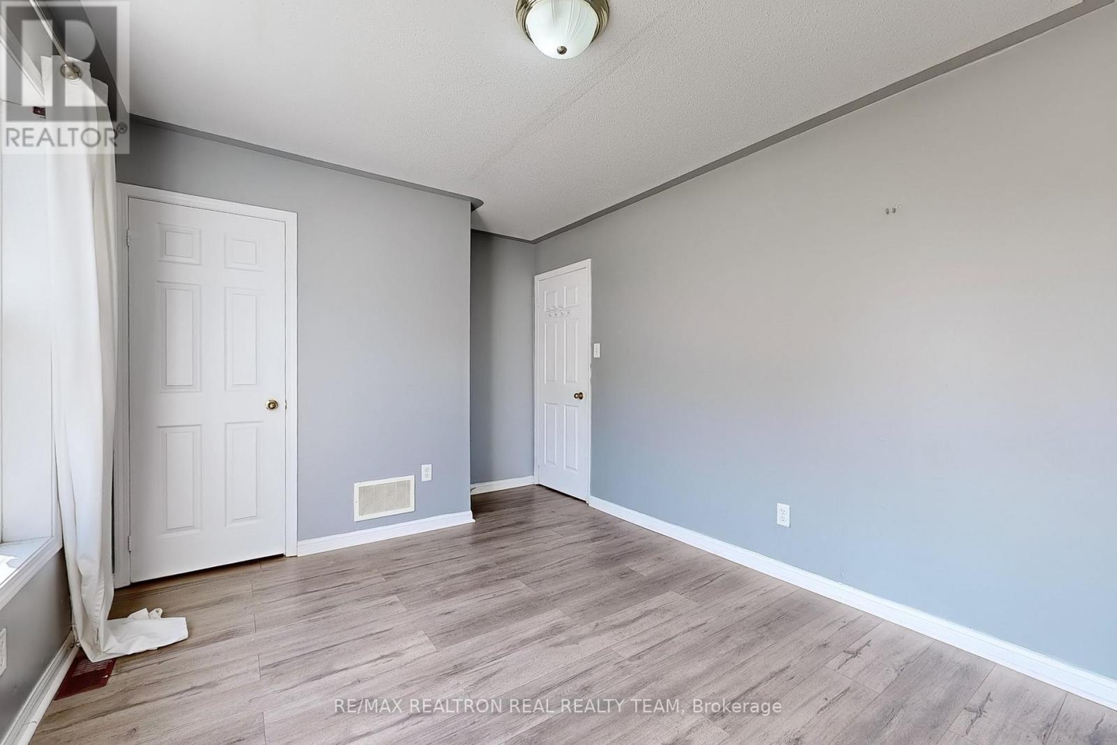 Photo 31 of Unit B 1 8892 Sheppard Avenue E, Toronto ON