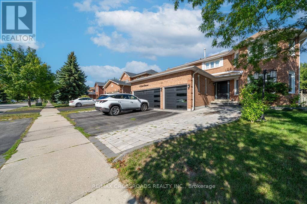 Photo 4 of 15 Leah Crescent, Ajax ON