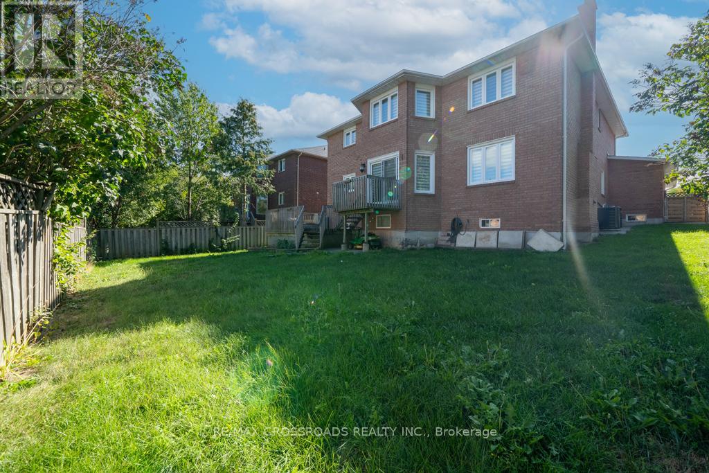 Photo 26 of 15 Leah Crescent, Ajax ON