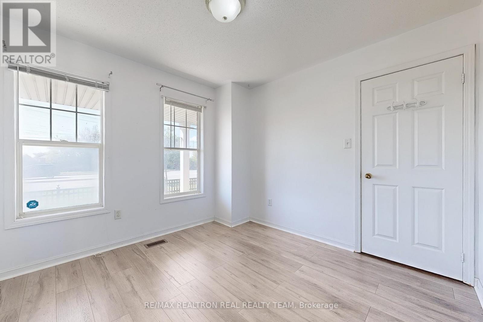Photo 33 of Unit B 1 8892 Sheppard Avenue E, Toronto ON