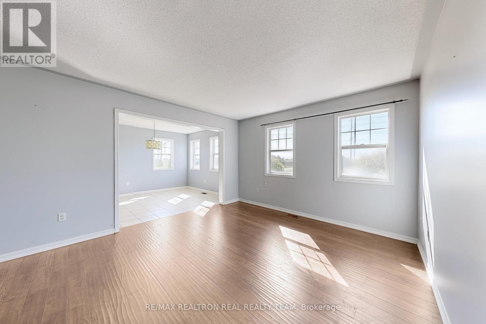 Photo 7 of Unit B 1 8892 Sheppard Avenue E, Toronto ON