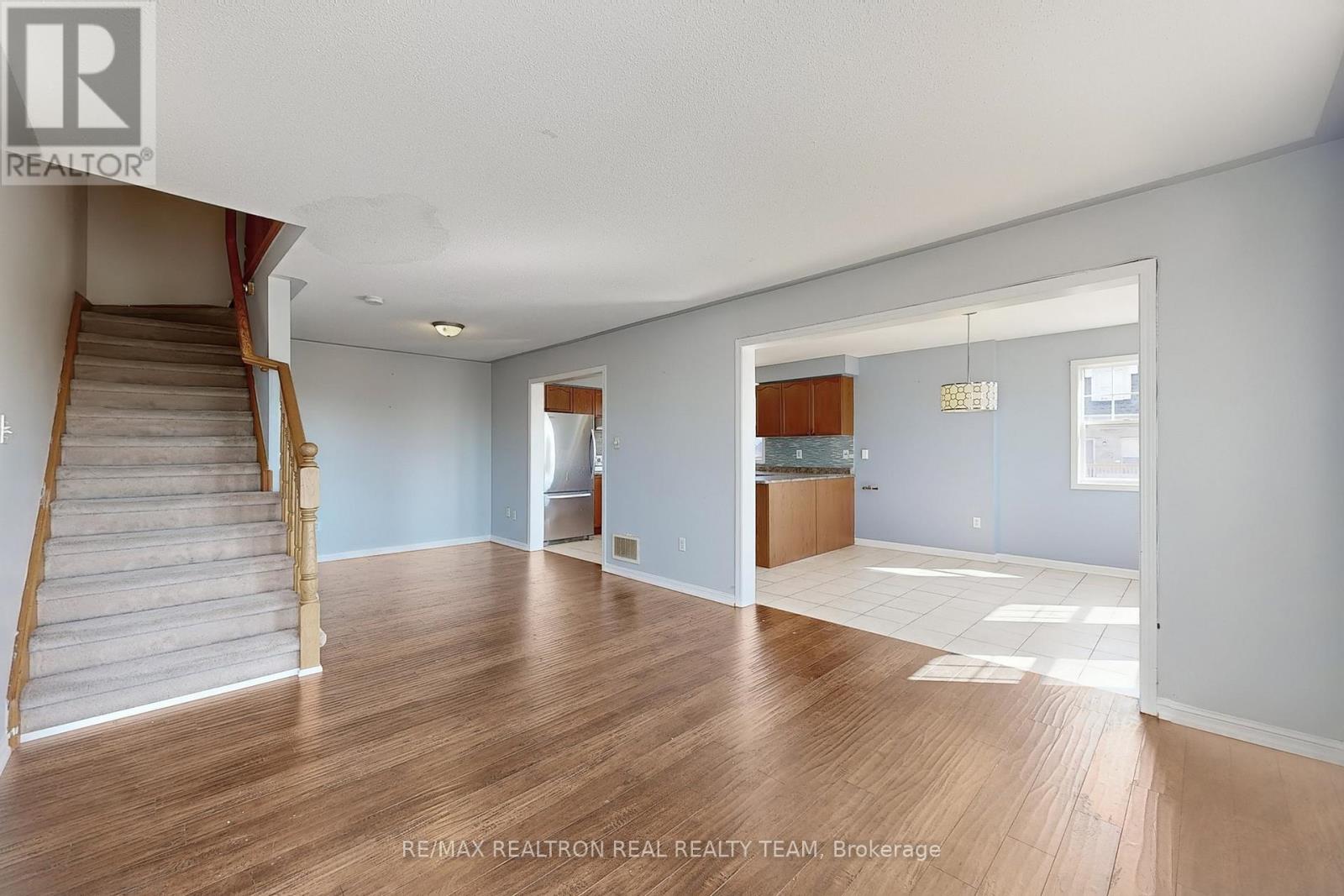 Photo 10 of Unit B 1 8892 Sheppard Avenue E, Toronto ON