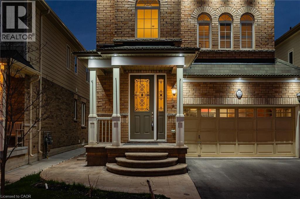 Photo 7 of 32 Babcock Street, Waterdown ON