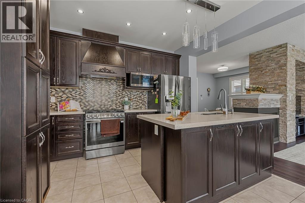 Photo 18 of 32 Babcock Street, Waterdown ON