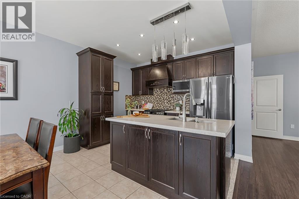 Photo 16 of 32 Babcock Street, Waterdown ON