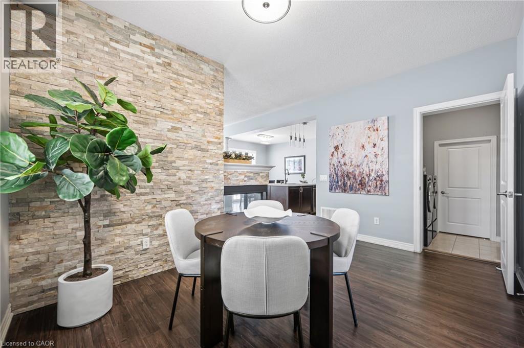 Photo 11 of 32 Babcock Street, Waterdown ON