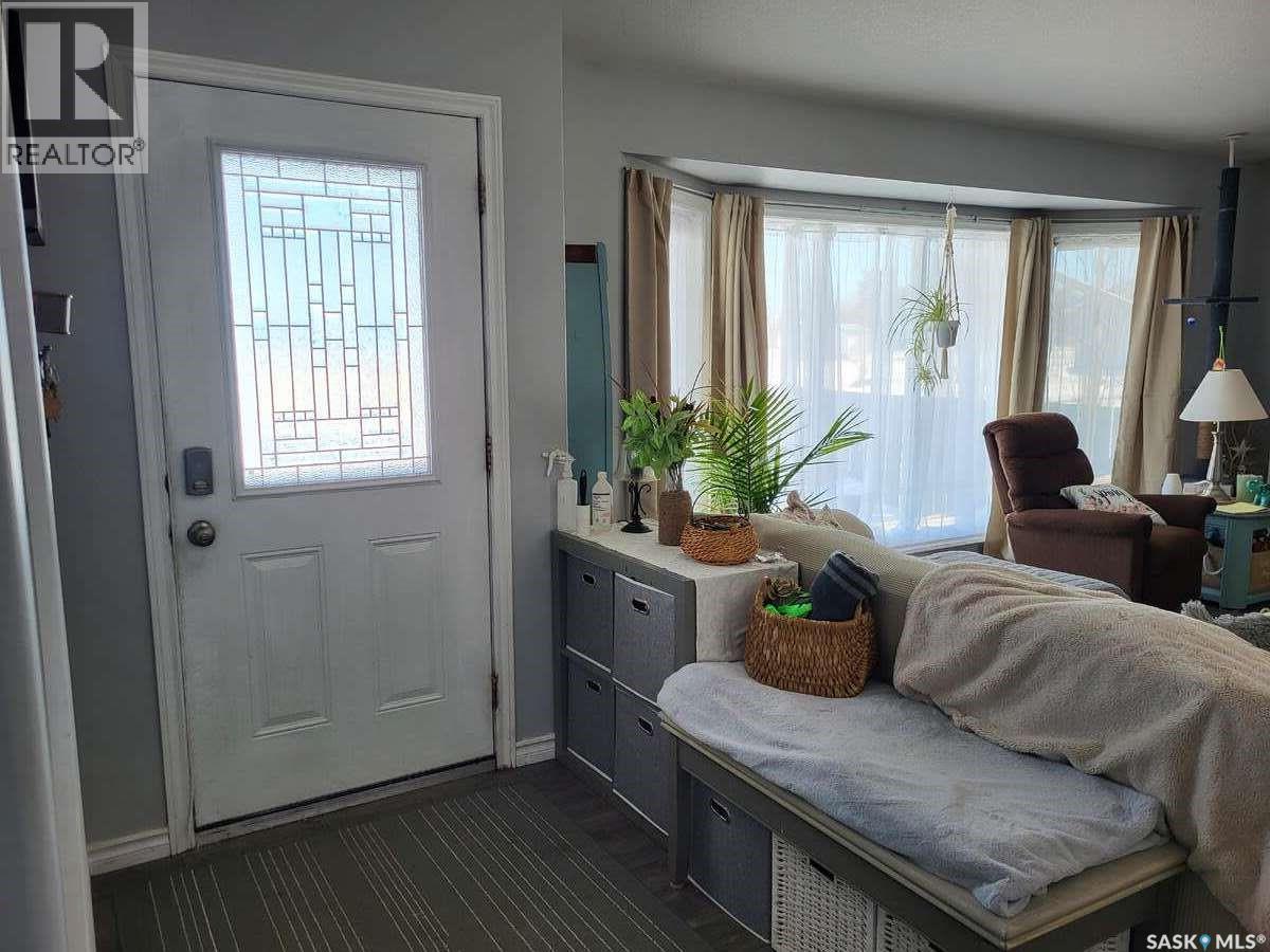 210 Douglas PLACE - Photo 5 of 19, Waseca, Saskatchewan