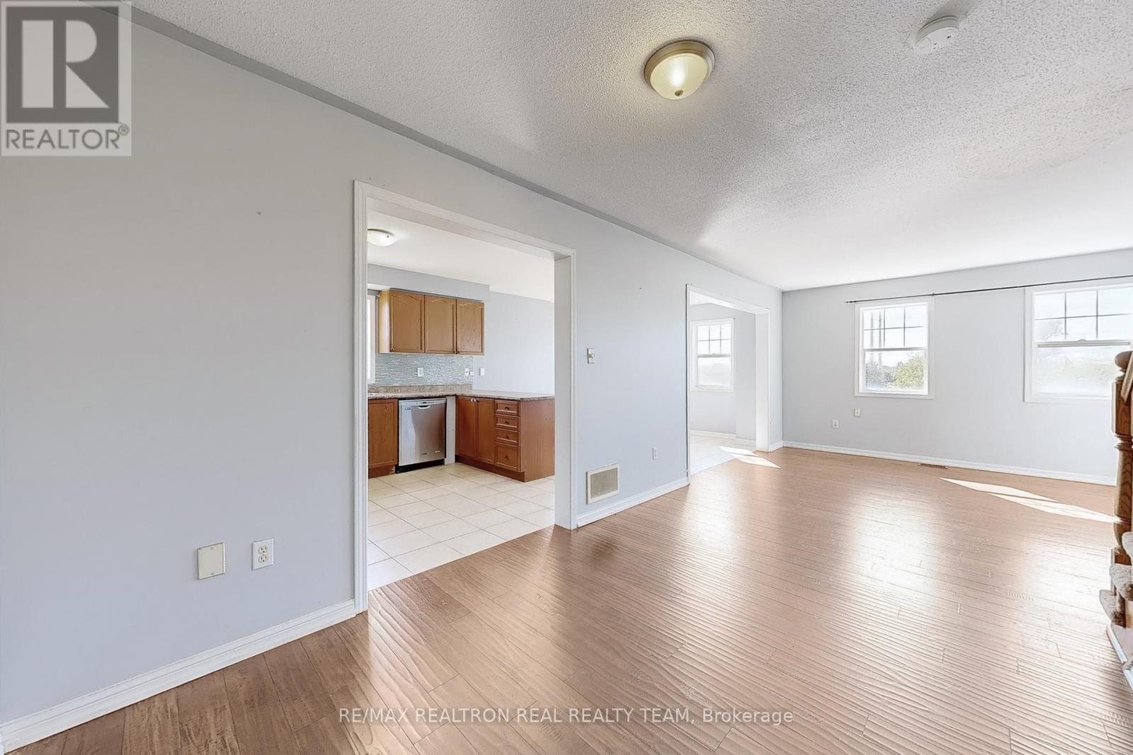Photo 8 of Unit B 1 8892 Sheppard Avenue E, Toronto ON