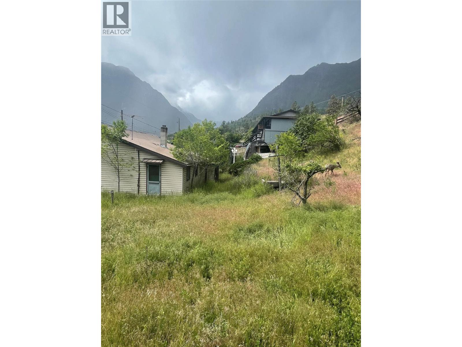 685 RUSSELL Lane, Lillooet