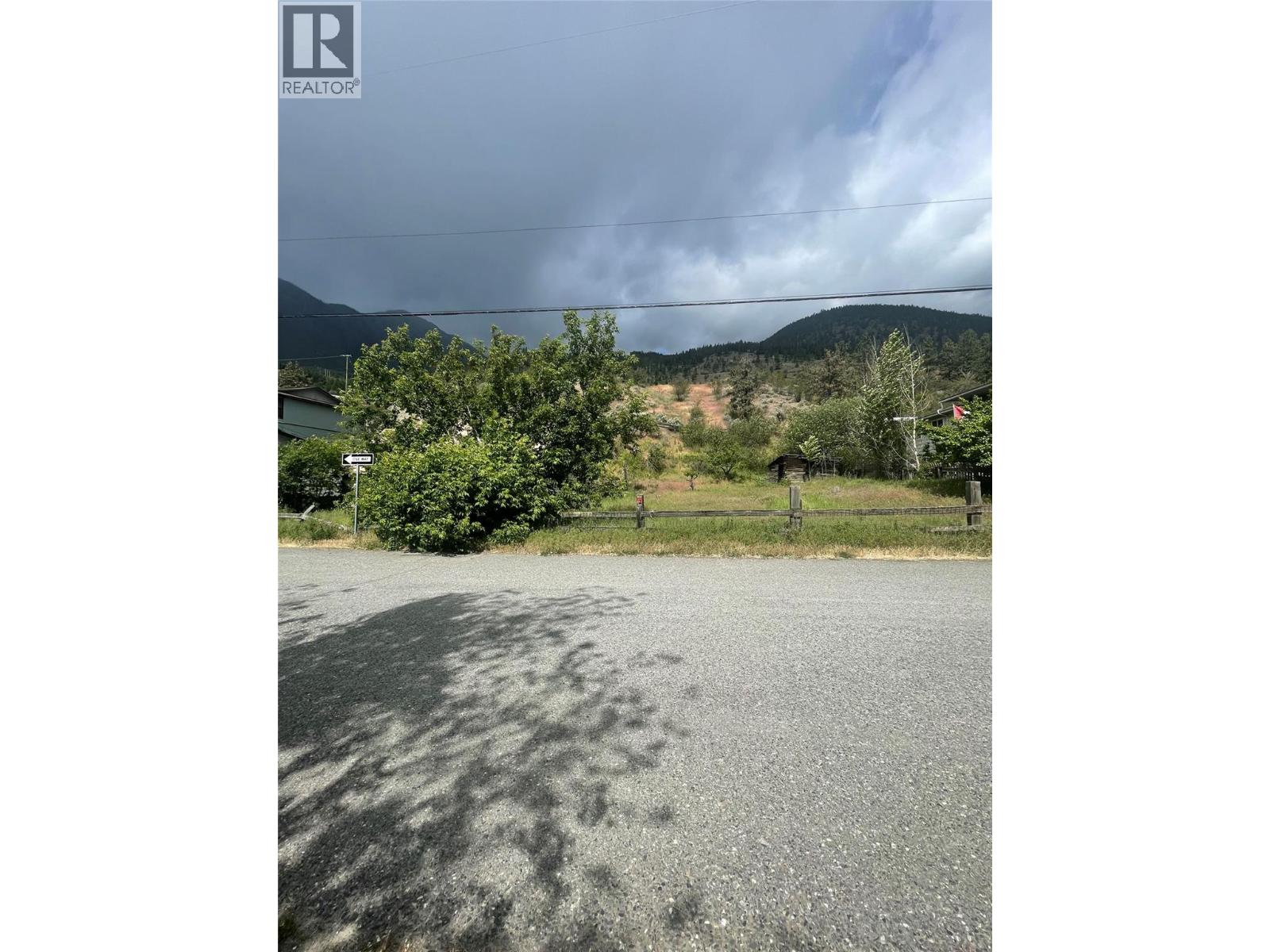 685 RUSSELL Lane, Lillooet