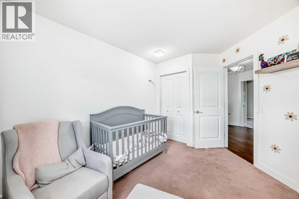 Photo 23 of 60 Sunlake Road Se, Calgary AB