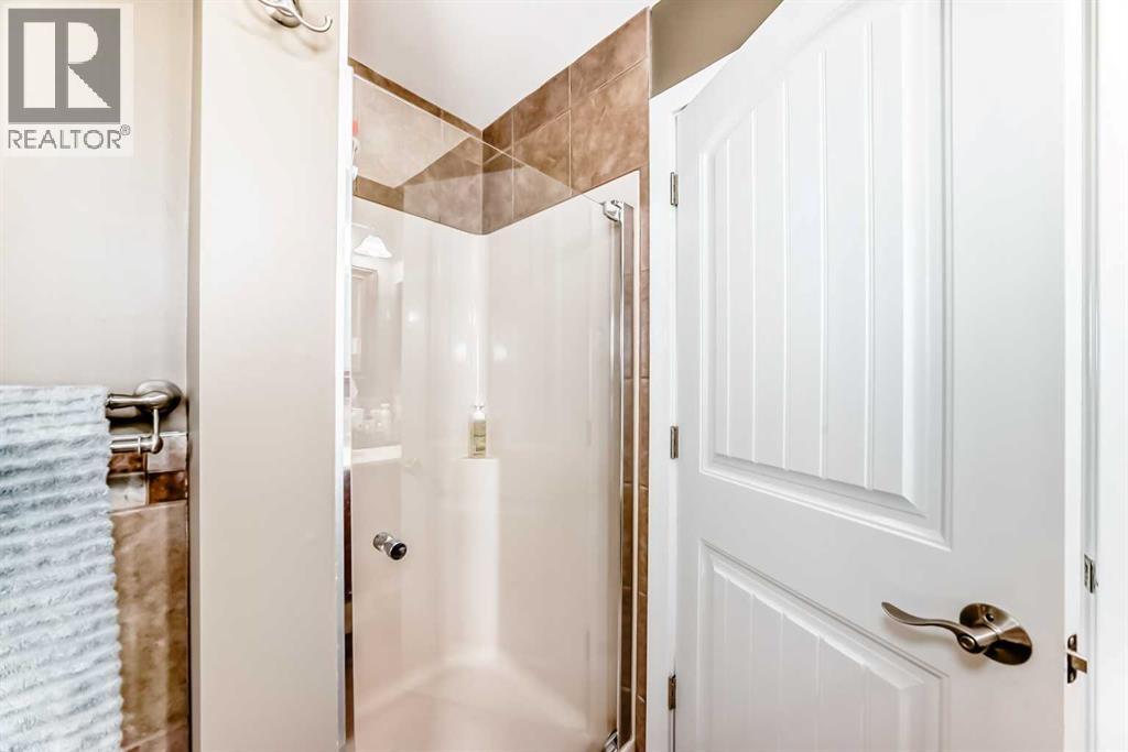 Photo 25 of 60 Sunlake Road Se, Calgary AB