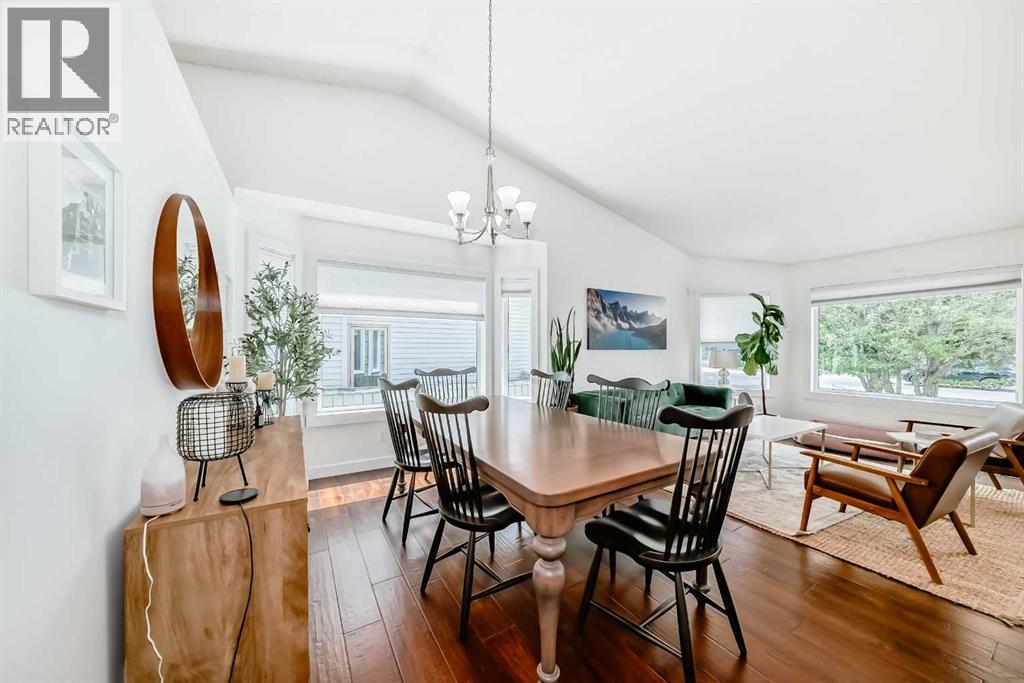 Photo 7 of 60 Sunlake Road Se, Calgary AB