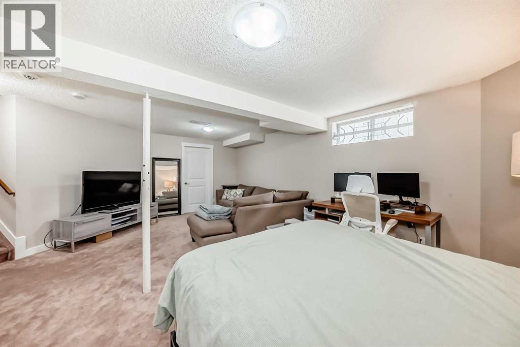 Photo 38 of 60 Sunlake Road Se, Calgary AB