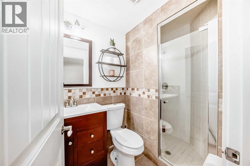 Photo 32 of 60 Sunlake Road Se, Calgary AB