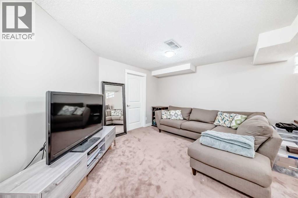 Photo 34 of 60 Sunlake Road Se, Calgary AB