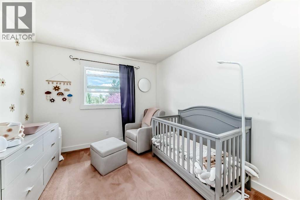 Photo 22 of 60 Sunlake Road Se, Calgary AB