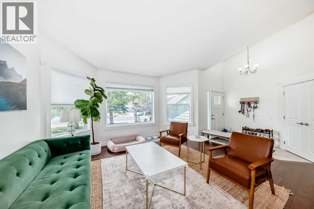 Photo 4 of 60 Sunlake Road Se, Calgary AB