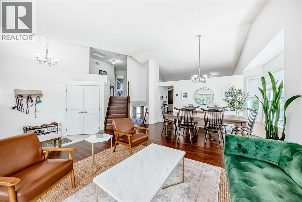 Photo 1 of 60 Sunlake Road Se, Calgary AB