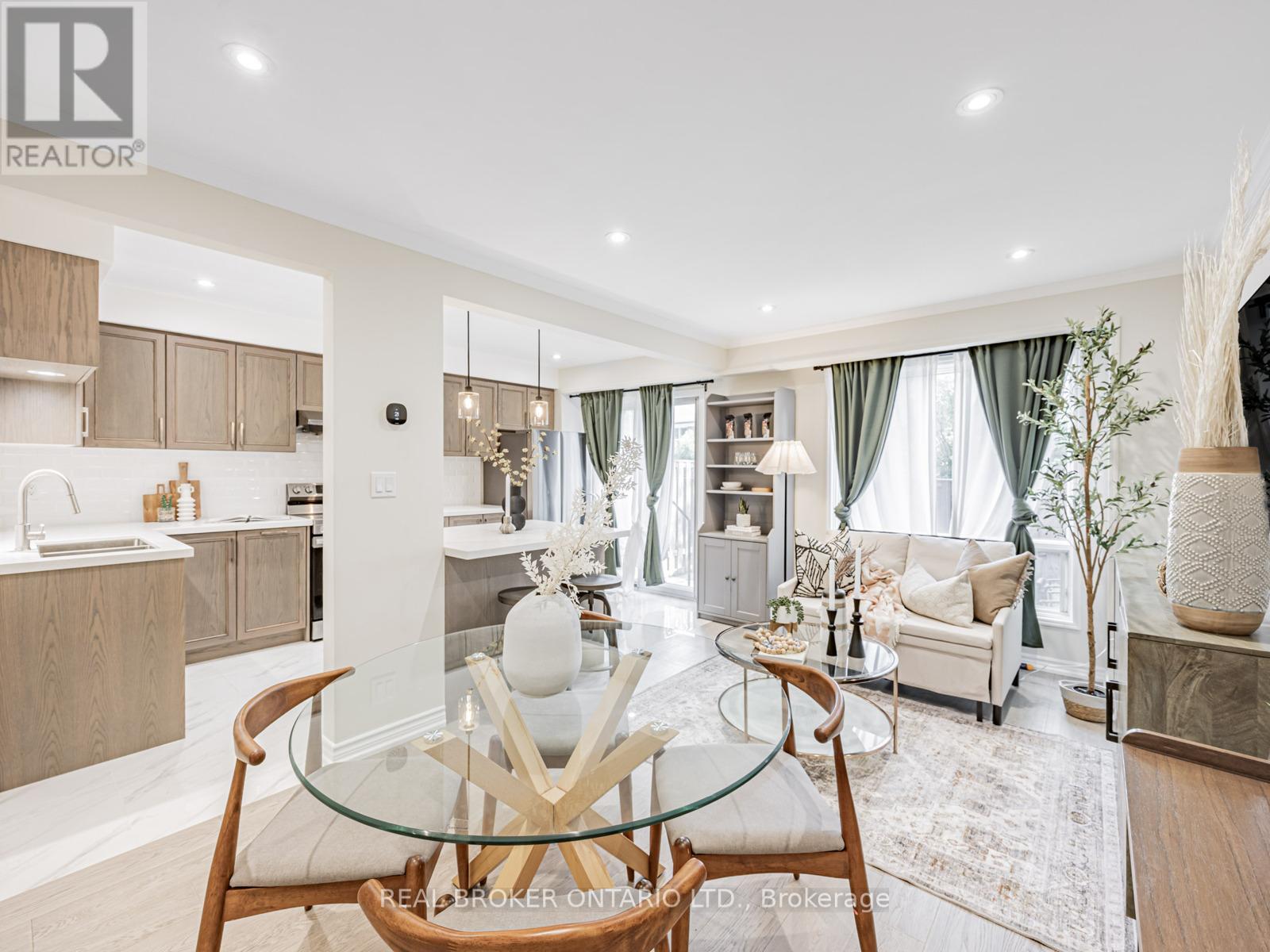Photo 1 of 20 30 Dundalk Drive, Toronto ON