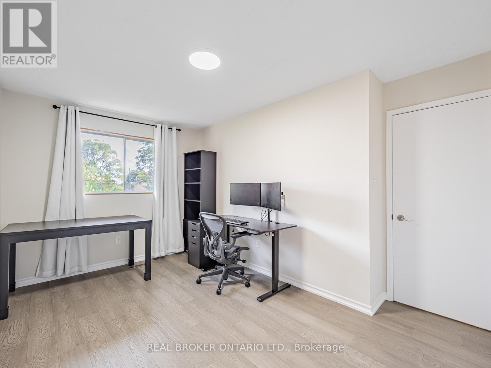 Photo 17 of 20 30 Dundalk Drive, Toronto ON