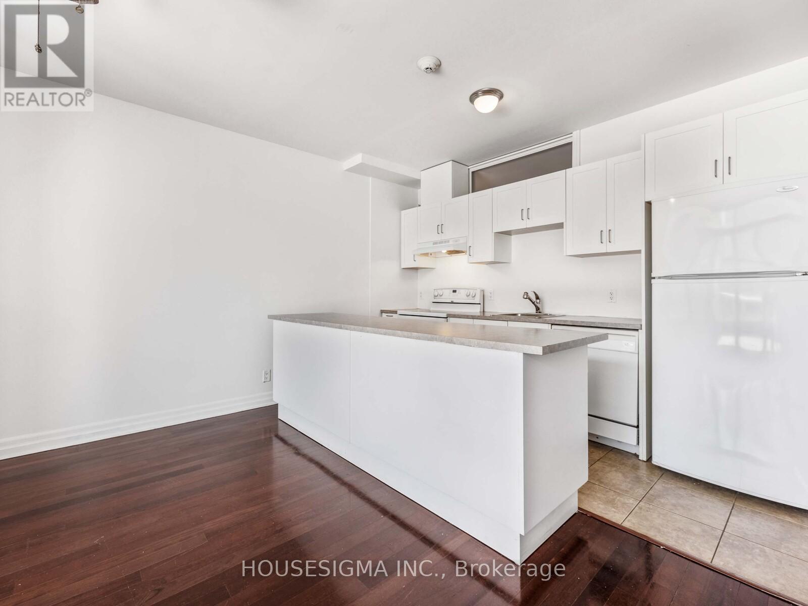 Photo 14 of 313 44 Bond Street W, Oshawa ON