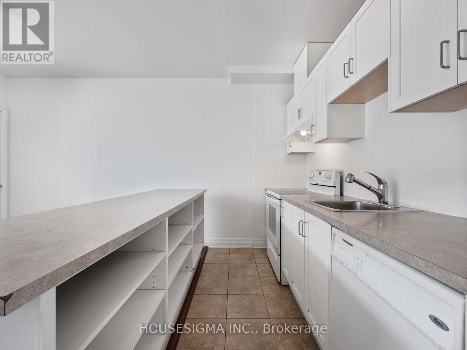 Photo 17 of 313 44 Bond Street W, Oshawa ON